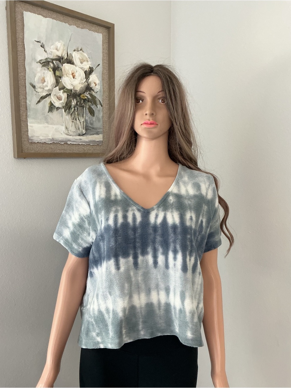 Madewell Blue and White Tie-Dye V-Neck Short Sleeve Top